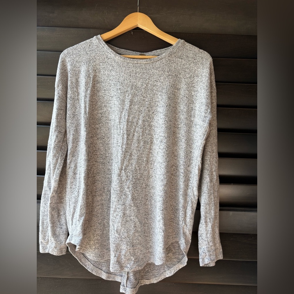 Cupio Blush Long Sleeve Gray Soft Sweater Size Medium